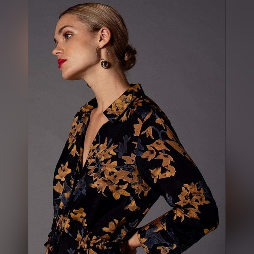 Like-New Zara Long Sleeve Velvety Collard Tie-Font Blouse